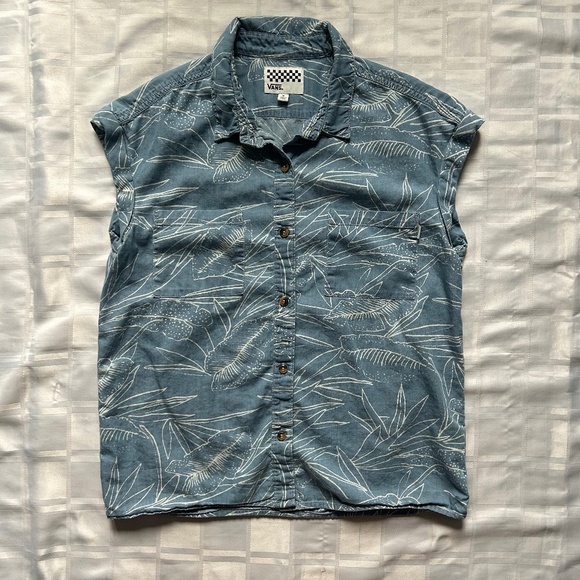Vans Light Blue Leaf Print Rolled Cap Sleeve Button Down Top - Picture 5 of 12